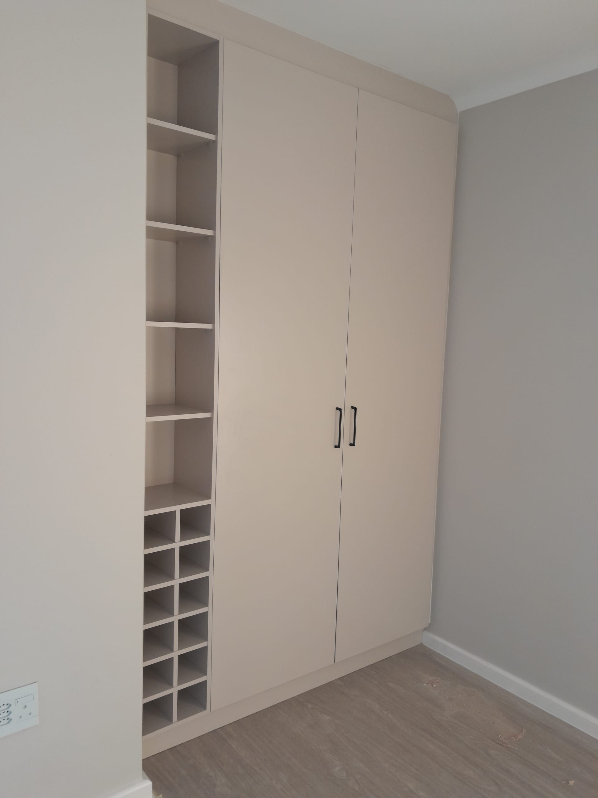 Bedrooms & Built-in Cupboards gallery image 3