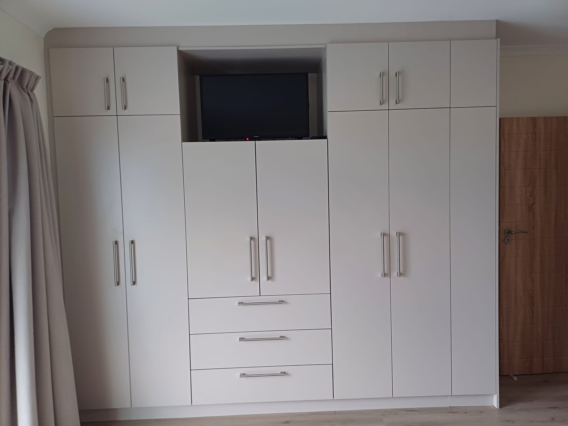 Bedrooms & Built-in Cupboards gallery image 6